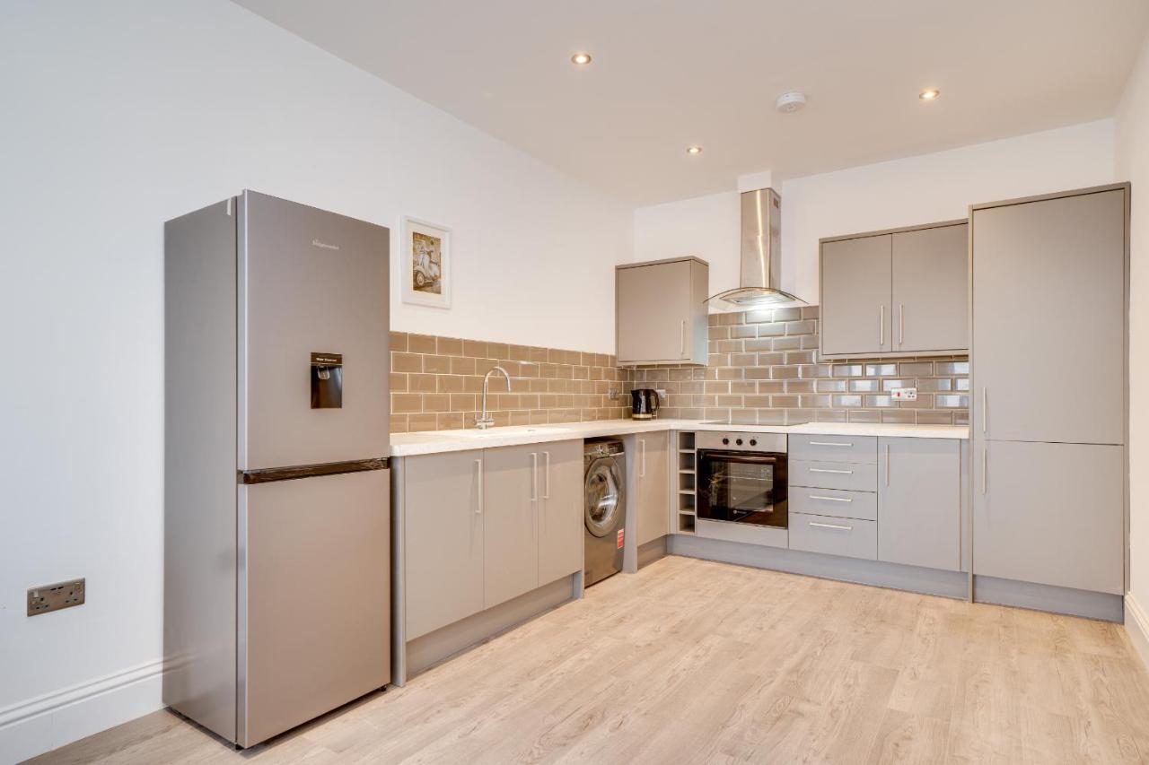 Town House Apartments Вэйкфильд Экстерьер фото