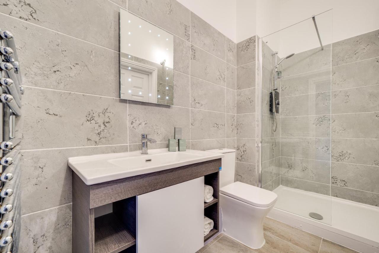 Town House Apartments Вэйкфильд Экстерьер фото